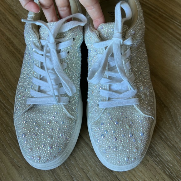 Betsey Johnson Sidny Pearl Sneakers - Picture 4 of 6